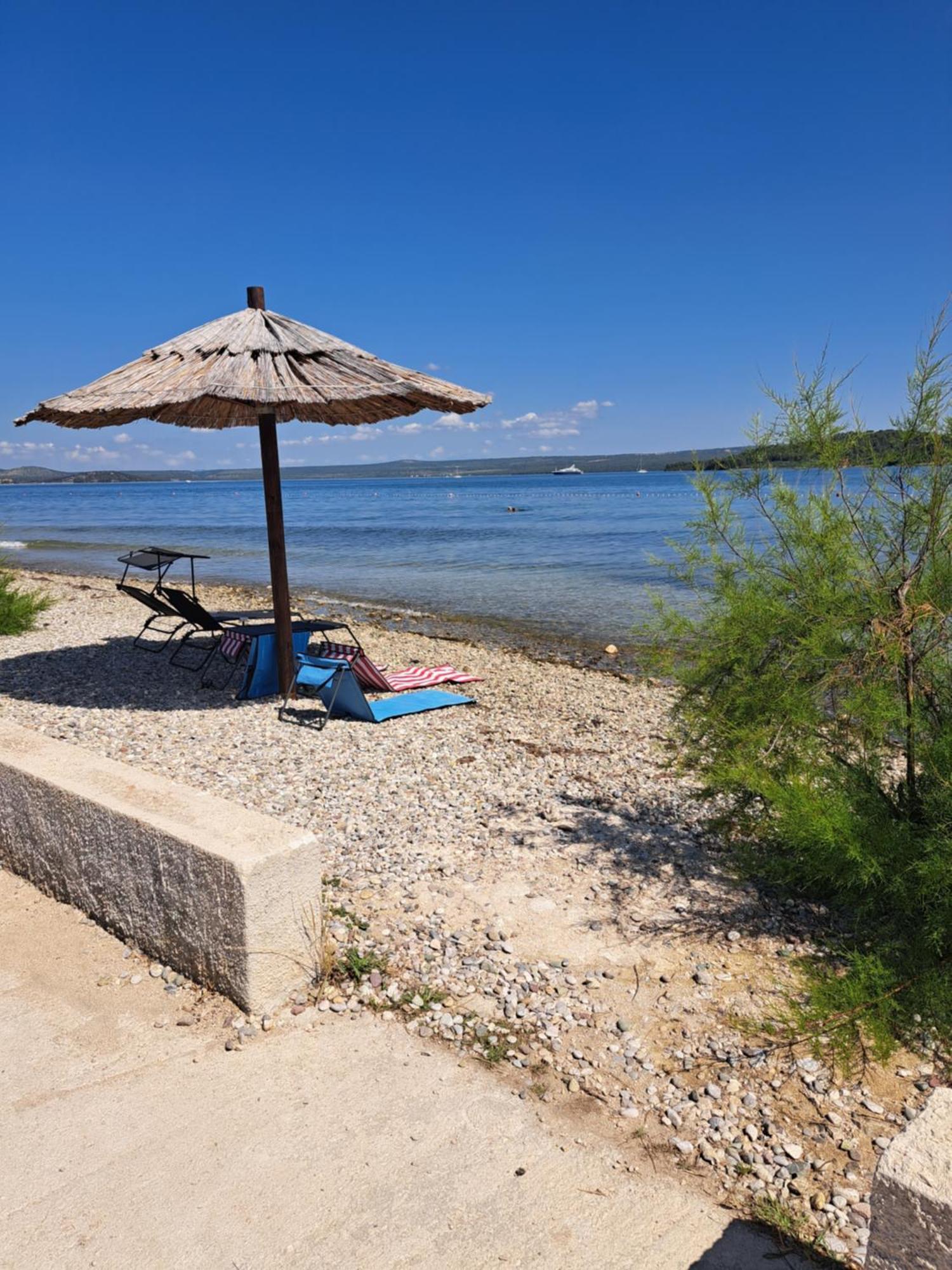Apartmani Kameno Sidro Bilice Exterior foto